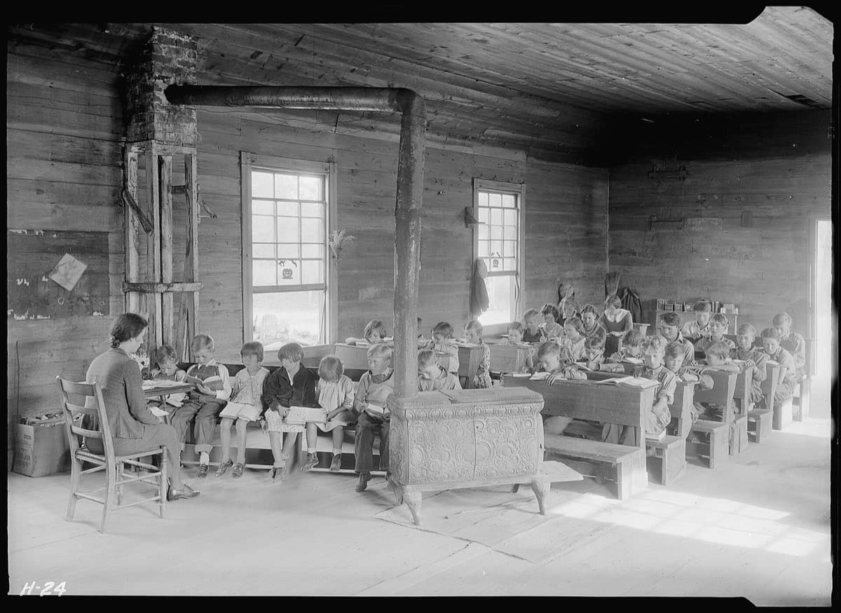 One-room schoolhouse in Loyston, Tennessee, photographed by Lewis Hine — Skool launched the same way, with one room and one community