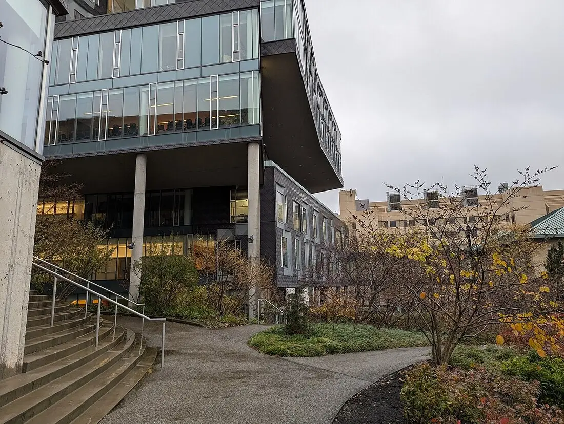 Gates and Hillman Centers at Carnegie Mellon University in Pittsburgh, where Yang Zhilin earned his PhD and co-authored XLNet