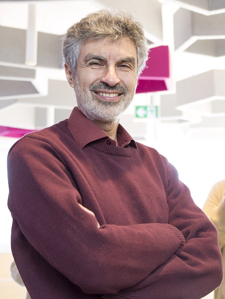 Scientist AI explained, Yoshua Bengio's non-agentic AI and the nonprofit LawZero, a disinterested Bayesian predictor built as a safety guardrail for agentic AI in 2026. Photo: Maryse Boyce / Wikimedia Commons / CC BY 4.0